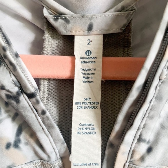 Lululemon Lightened Up Pullover Not So Petite Fleur Silver Spoon Ambient Grey - Picture 15 of 16